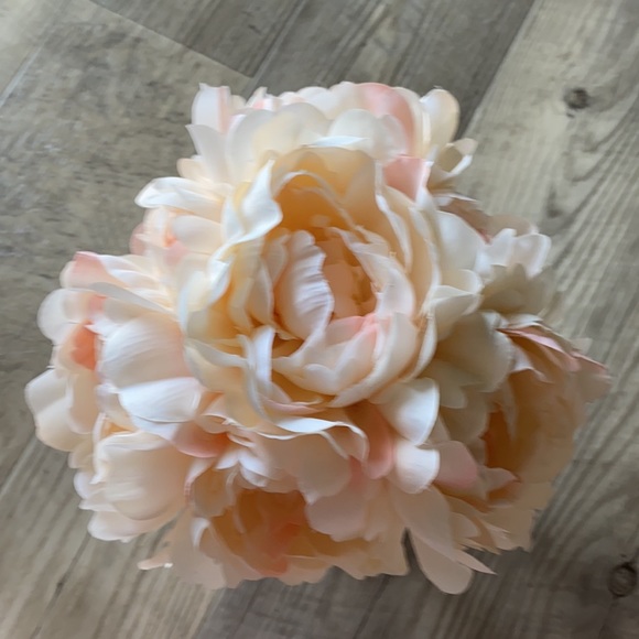 Fake Pink Flowers - Picture 3 of 3